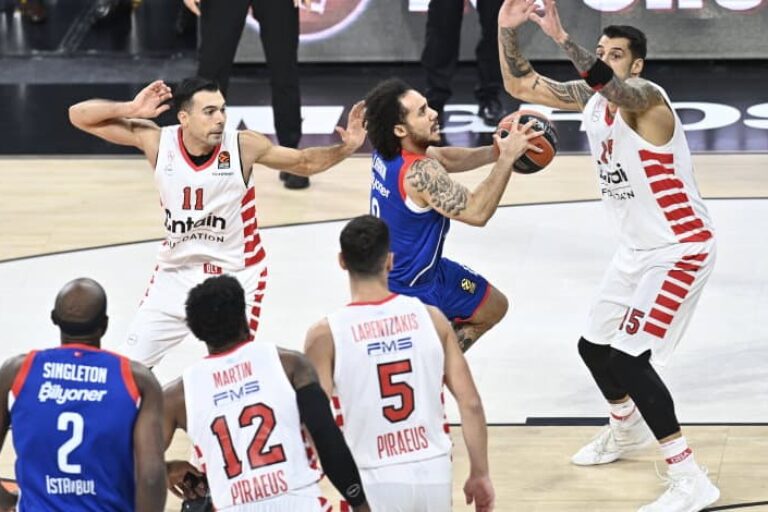 Ολυμπιακός – Εφες με εκατοντάδες ειδικά παικτών και live streaming* – Πέμπτη 10/2